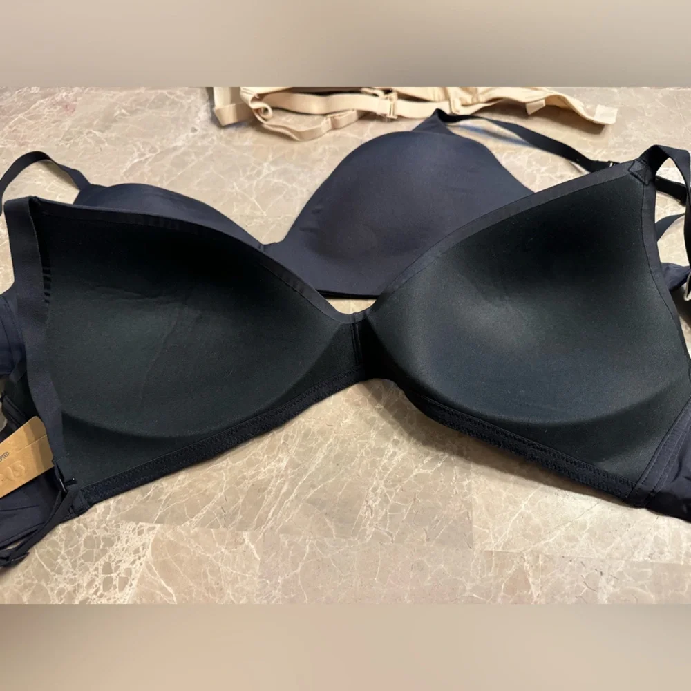 SKIMS Black Bra - Picture 9 of 9